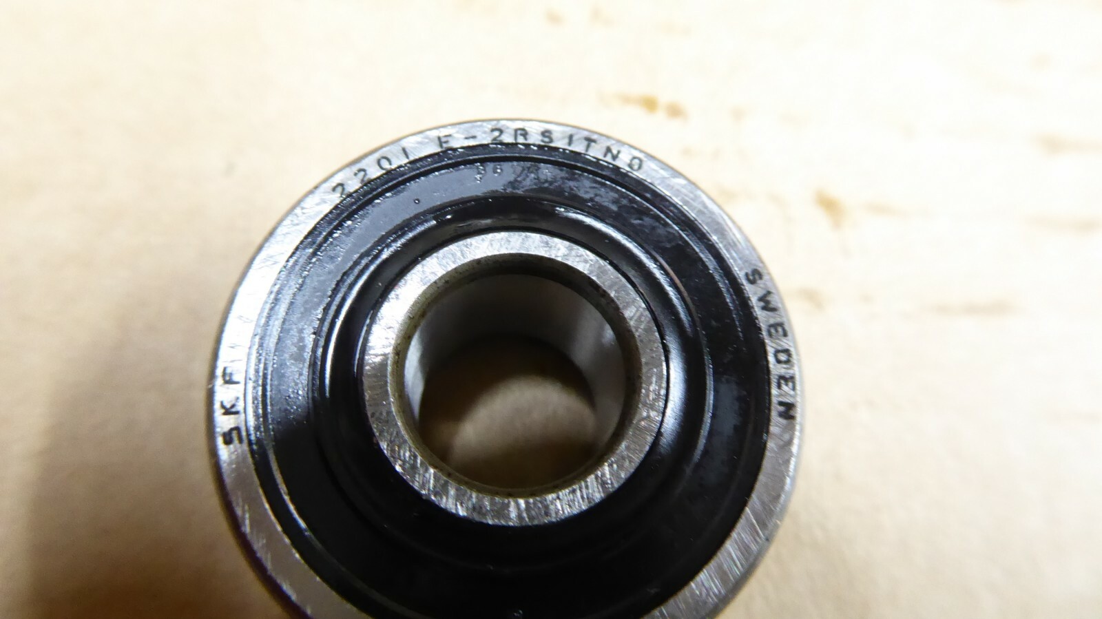SKF 2201 E-2RS1TN9 Self Aligining Ball Bearing 12mm x 32mm x 14mm New