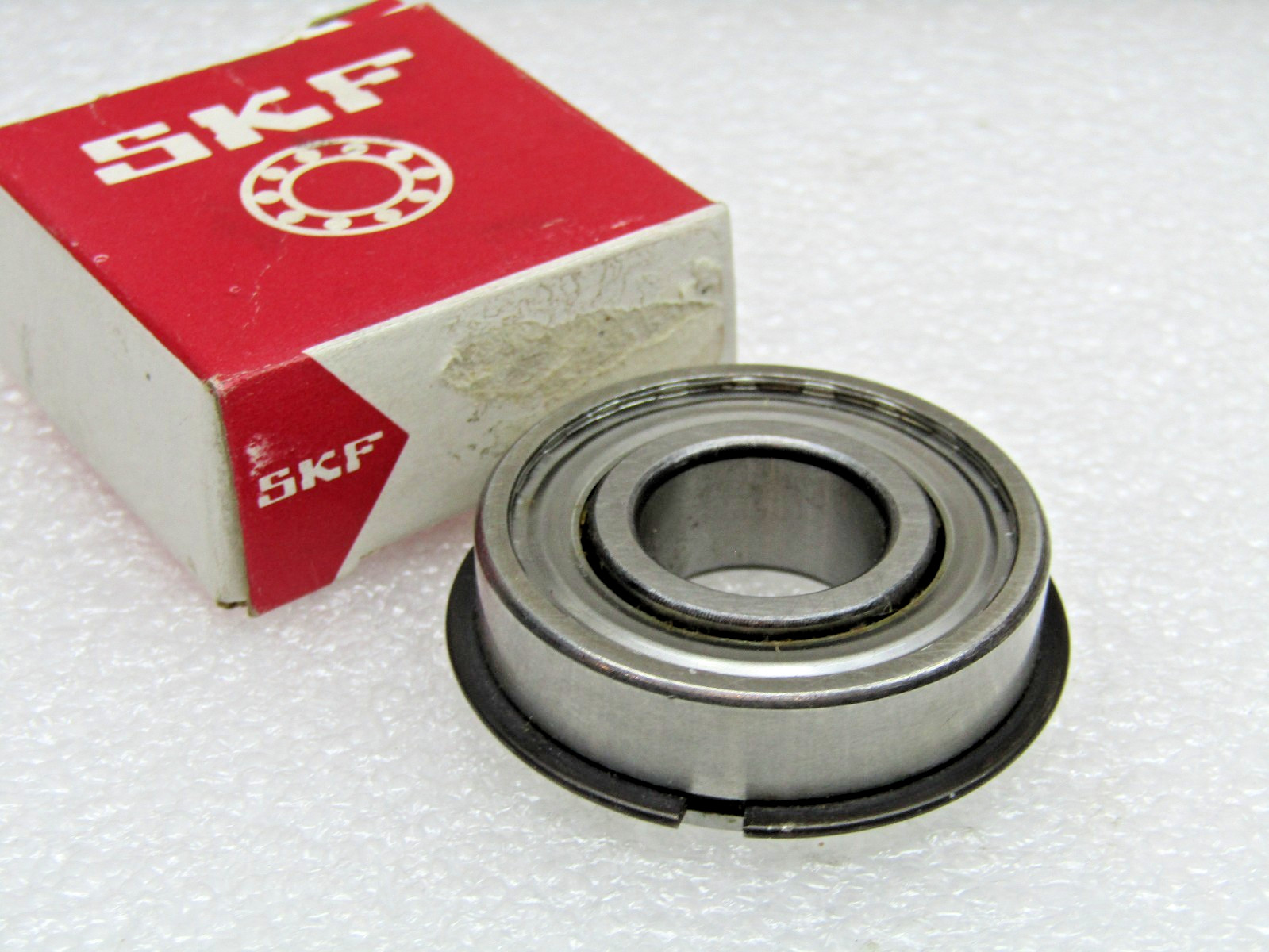 SKF 6203-ZZNR C3 17mm X 40mm X 12 mm Shielded Snap Ring Bearing