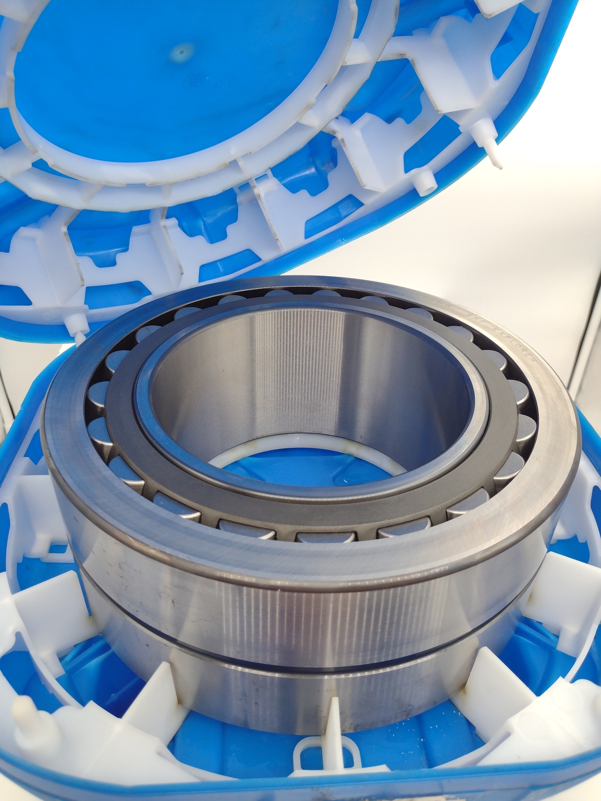 ** SKF Explorer 24134 CC/W33 Spherical Roller Bearing