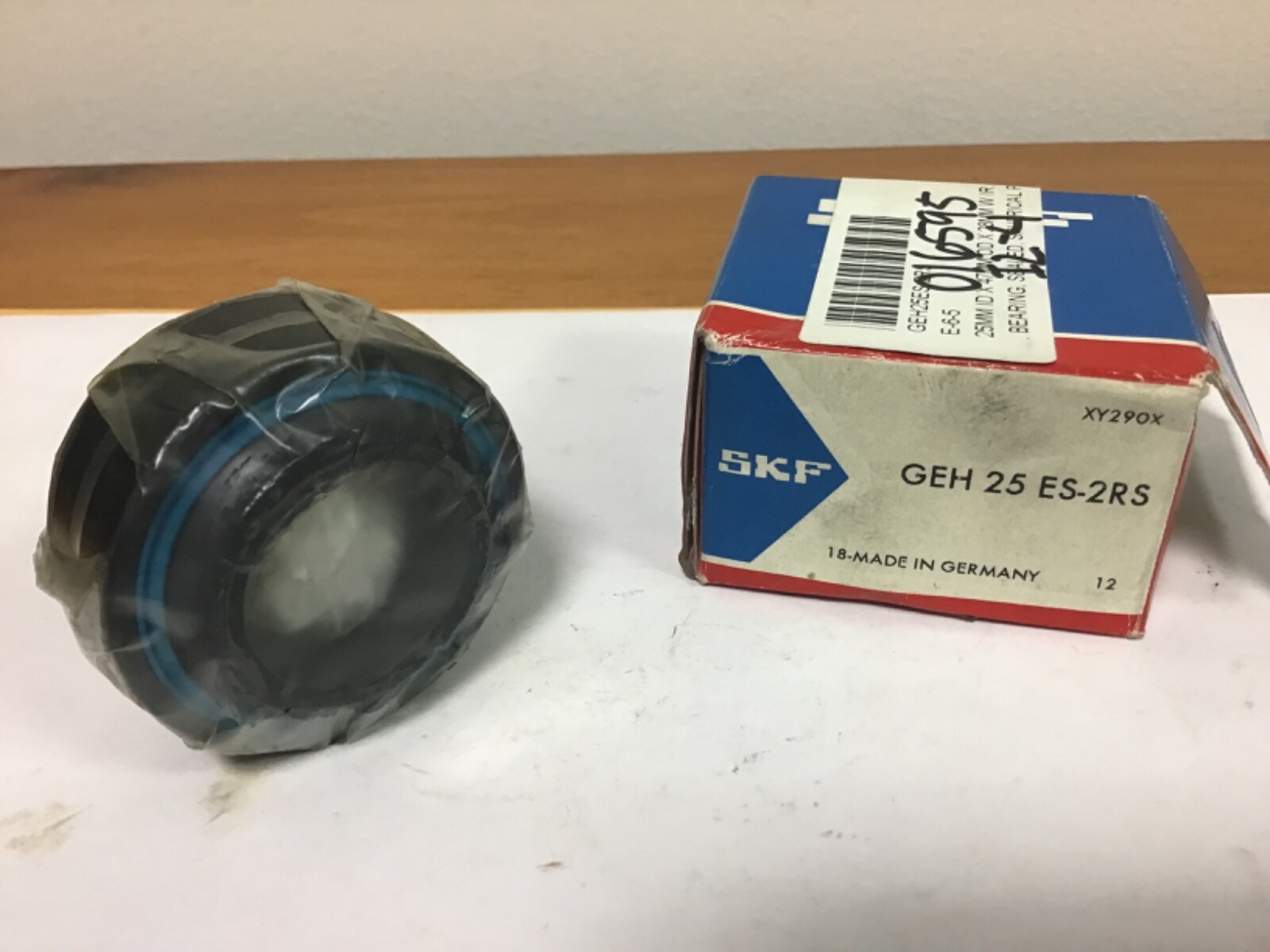 New SKF GE 25 ES 2RS Spherical Bearing, 25mm ID, 47mm OD, 28mm Width