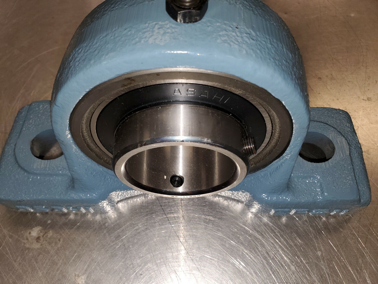 AMI PILLOW BLOCK BEARING 2-3/16″ BORE PART # UCEP211-35