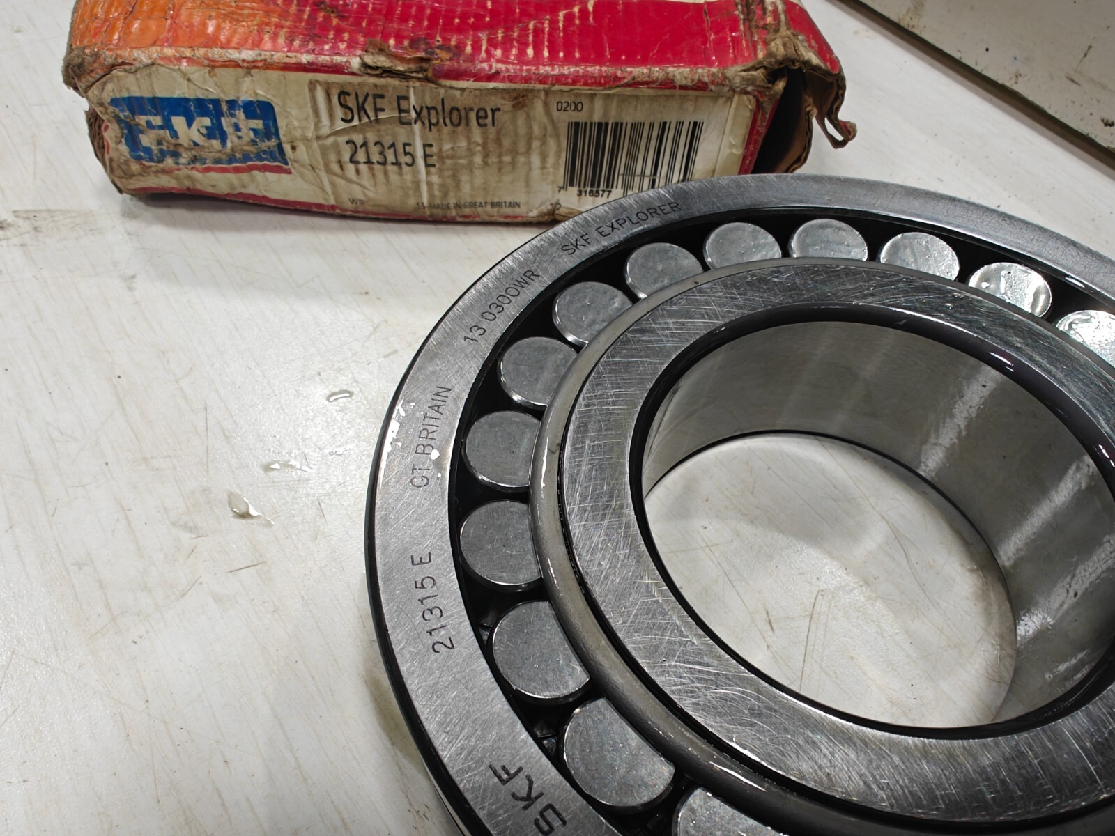 21315E SKF Explorer Spherical Roller Bearing New 75x160x37mm,, SKF 21315 E ,, UK