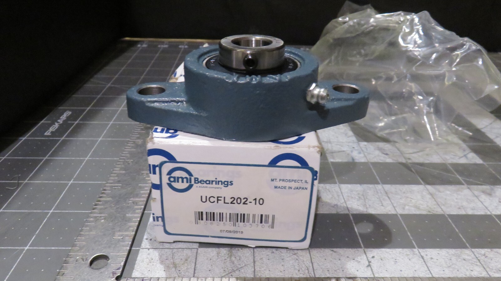 AMI UCFL202-10 2 Bolt Flange-Mount Ball Bearing Unit 5/8″ Bore
