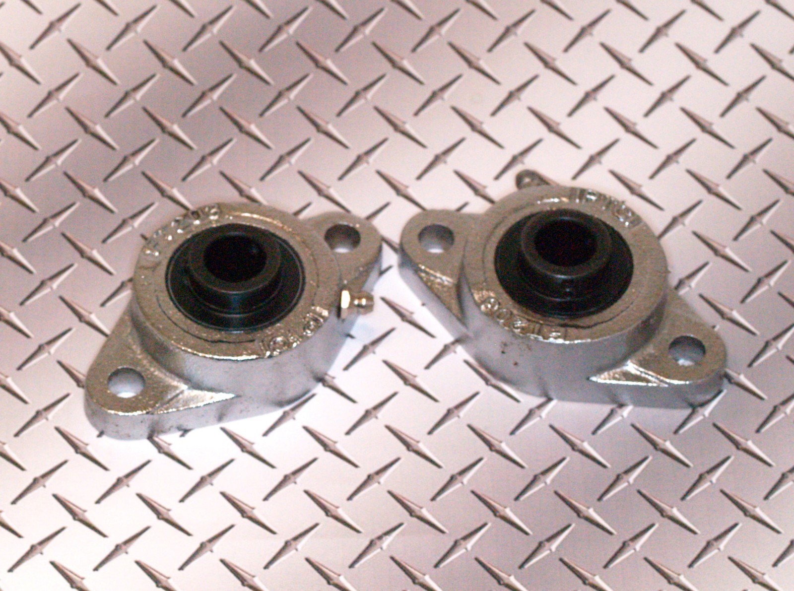 IPTCI BUCNPFL201-8 Ball Bearing Corrosion Resistant 2 Bolt Flange Nickel 1/2″