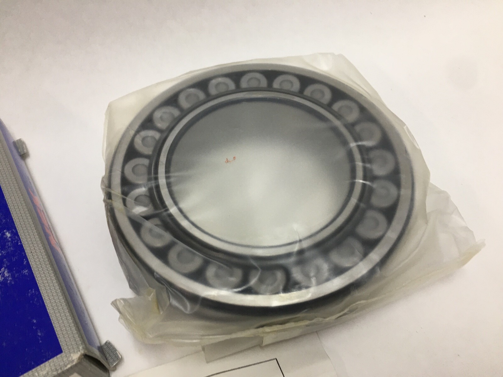 NSK 22216EAKE4 Spherical Roller Bearing 80x140x33 mm 22216 EA K E4 22216K Japan