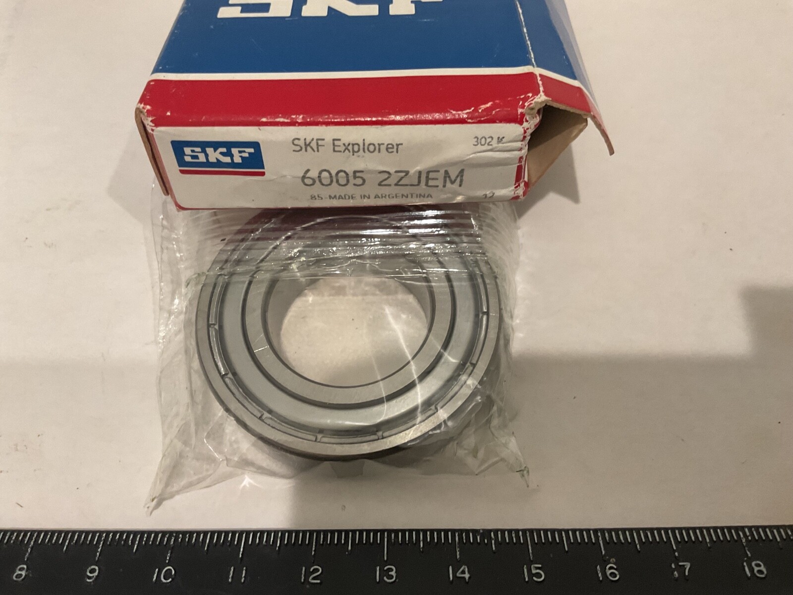 New SKF 6005 2ZJEM Deep Groove Bearing, 25mm ID, 47mm OD, 12mm Wide