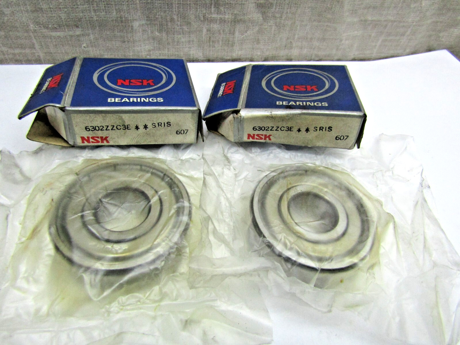 (Lot of 2) Nachi 6302-ZZ C3 15mm X 42mm X 13mm Shielded Bearing