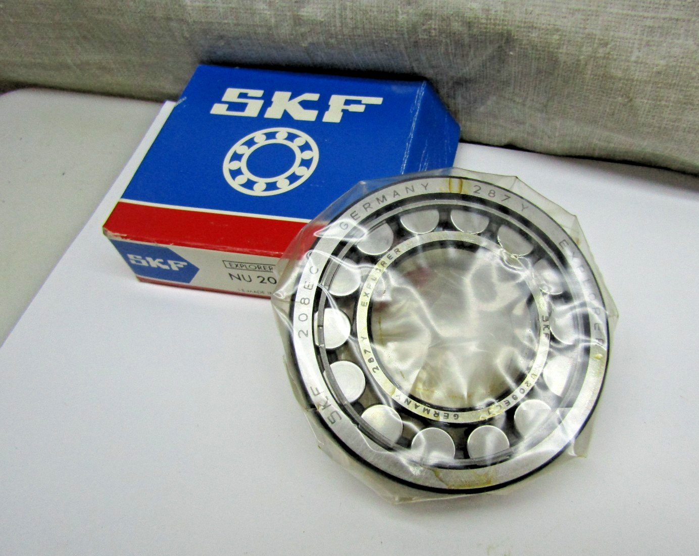 SKF NU 208 ECJ 40mm X 80mm X 18mm Cylindrical Roller Bearing