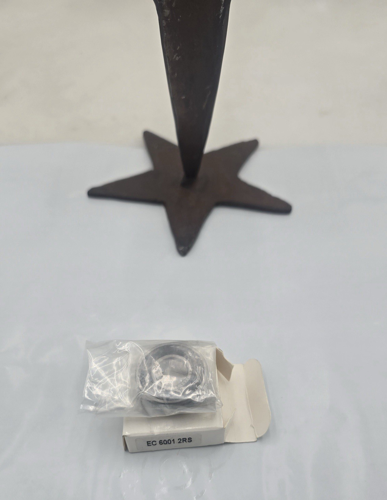 EC-6001 Expansion Compensating Bearing W/2-Rubber Seals 12-ID 28-OD 8-W NEW OEM