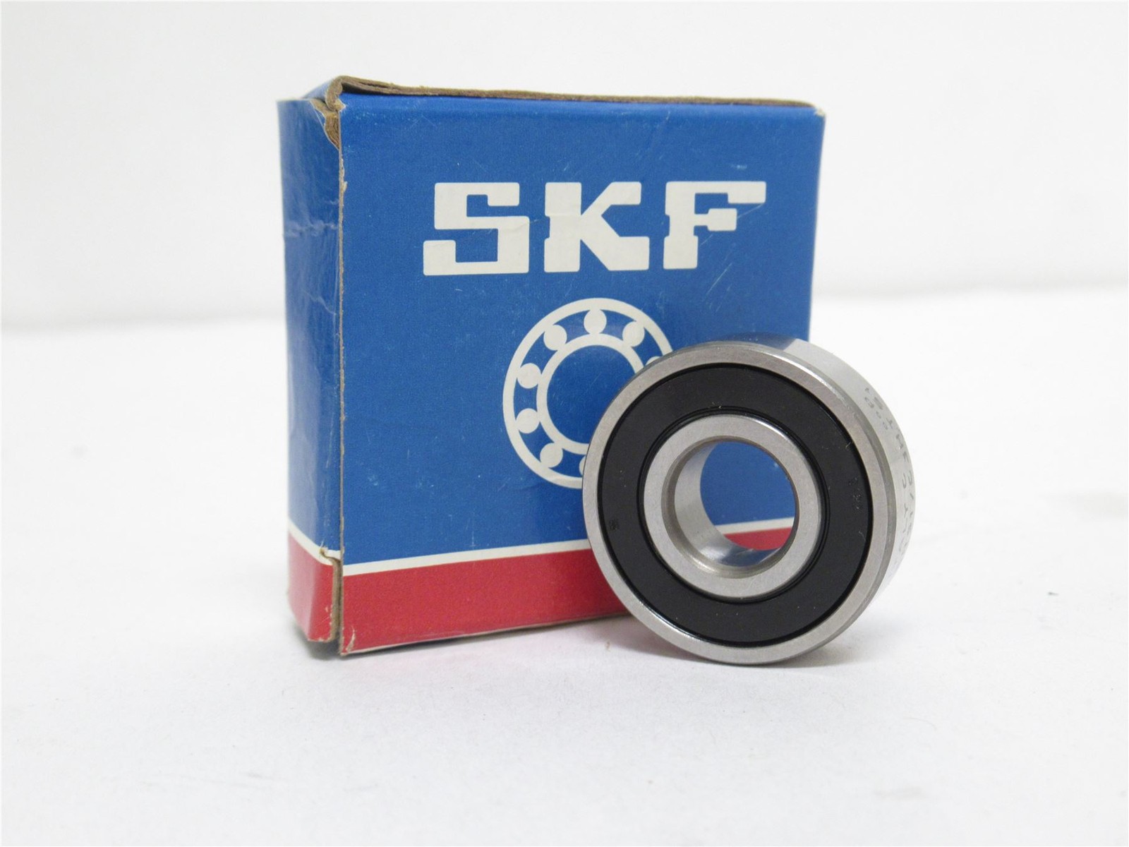 230839 New In Box; SKF 6000-2RS1/C3 Ball Bearing 10mmID x 26mmOD x 8mm Wide