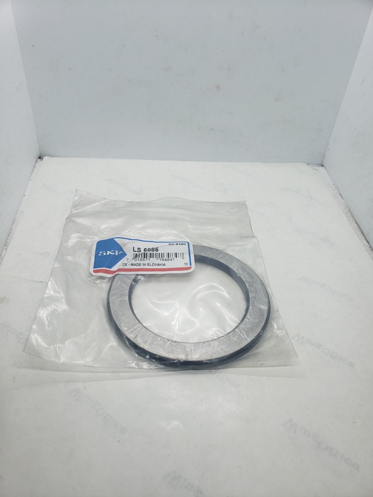 SKF LS 6085 WASHER FOR CYLINDRICAL AND NEEDLE ROLLER THRUST BEARINGS, NIB