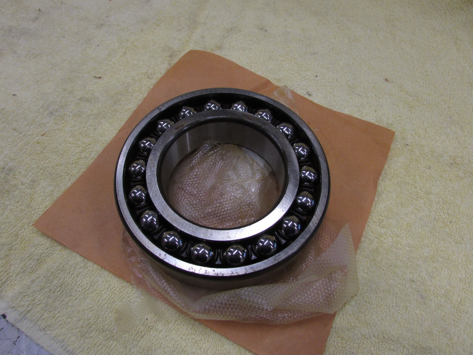 SKF 2216 ETN9 Double Row Self Aligning Ball Bearing, Nos, NO BOX, G6