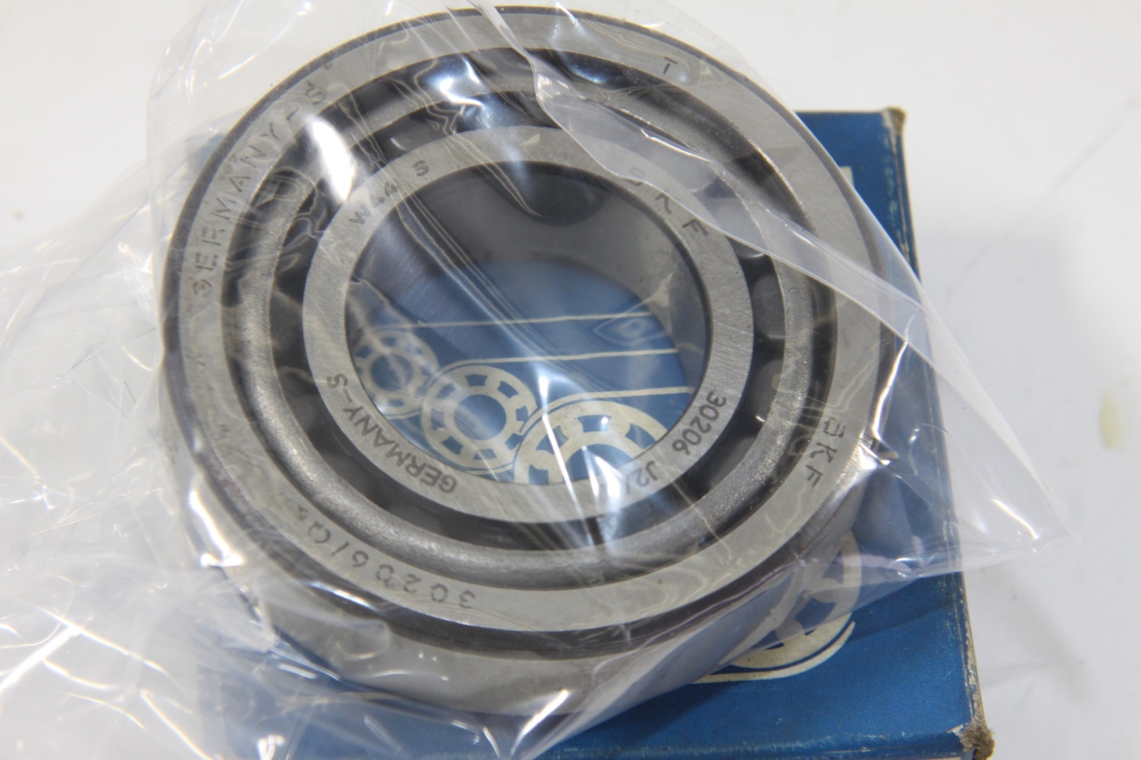 BEARINGS / SKF 30206 Tapered Roller Bearing with CUP / RACE