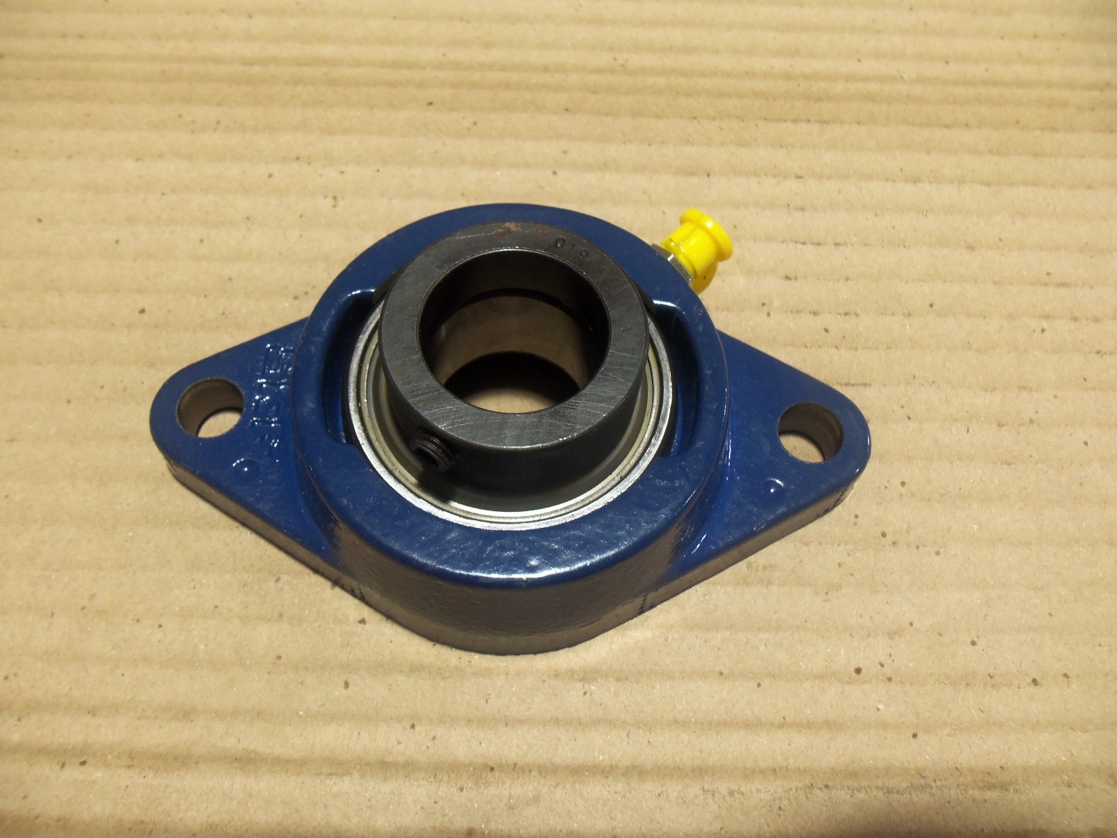 New SKF 7318BECBM Single Row Angular Contact Ball Bearing