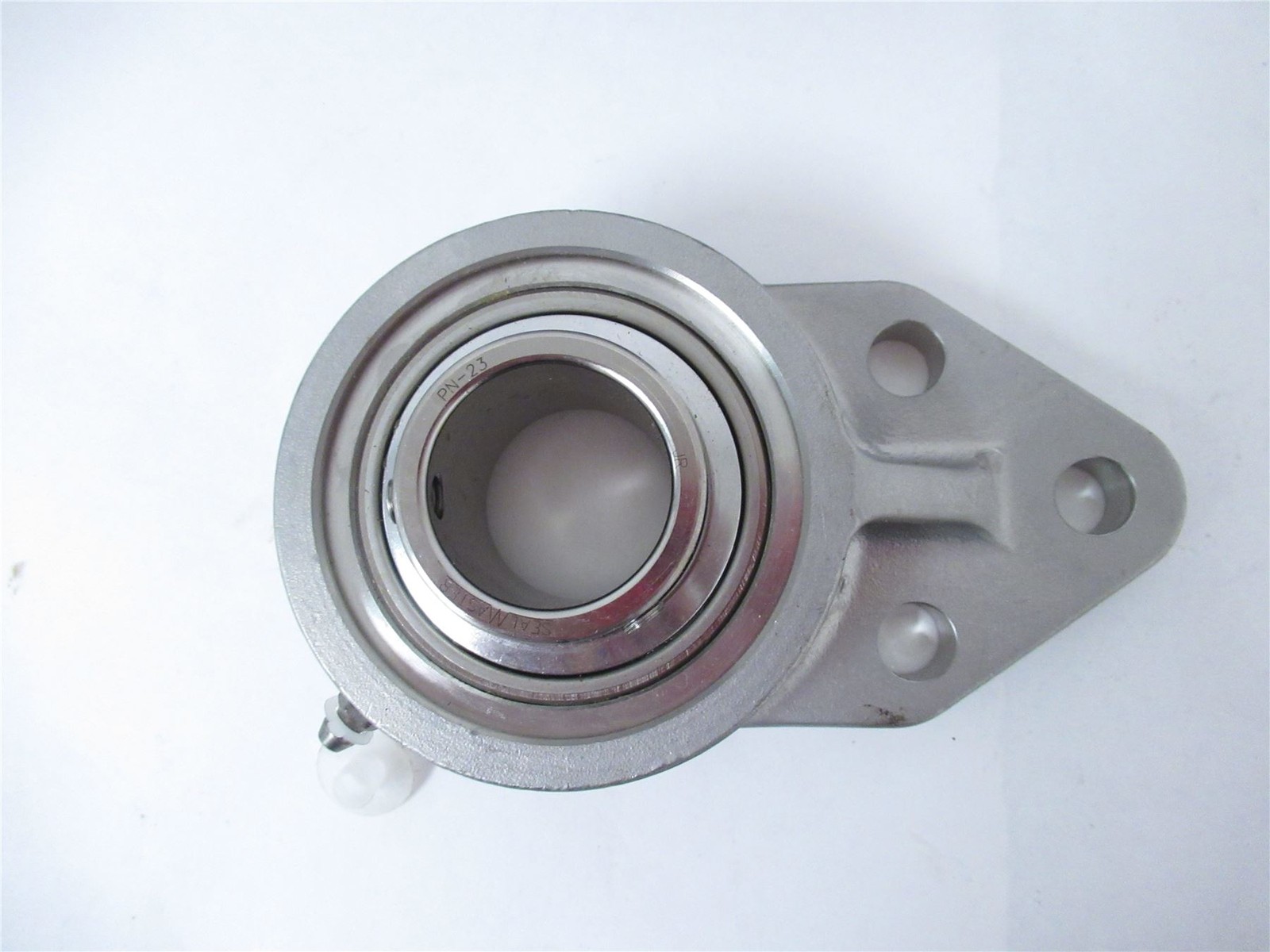 247354 New In Box; SealMaster CRFBS-PN23 Bearing 1-7/16″ID 3-Bolt Flange SS