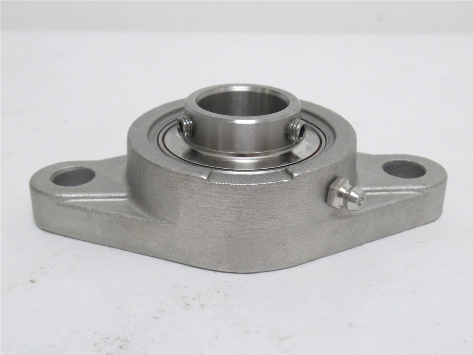 237982 New In Box; IPTCI SUCSFL205-16 Flange Bearing; SS; 1″ID; 2-Bolt Mount