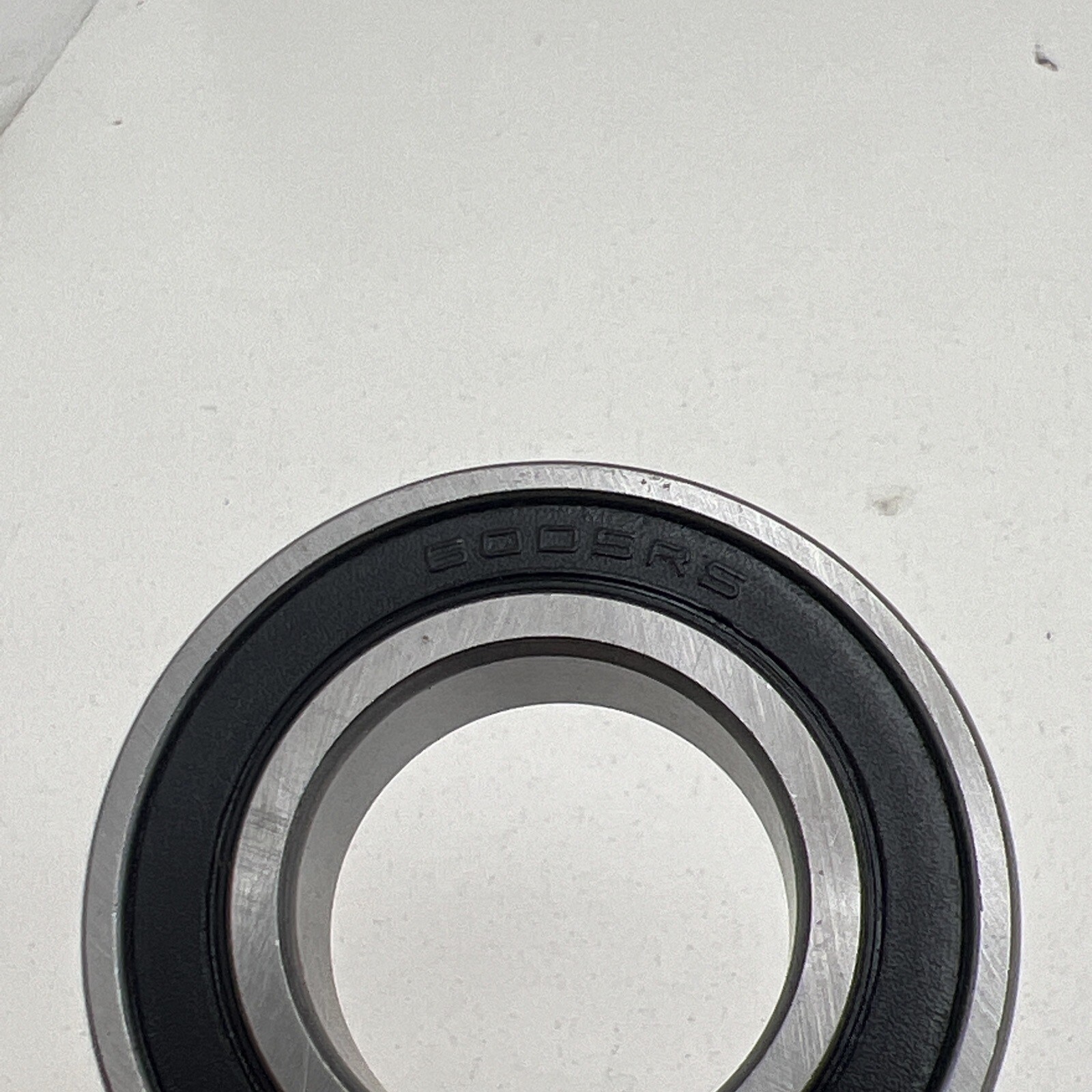 Lot of (22) 6005-RS Rubber Seal Shield Bearing 25 x 47 x 12mm *Rust Spots*