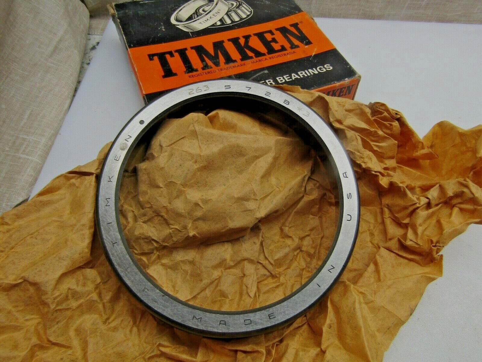 Timken 572B -30000 *3 Class 3 Precision Tapered Roller Bearing Flanged Cup