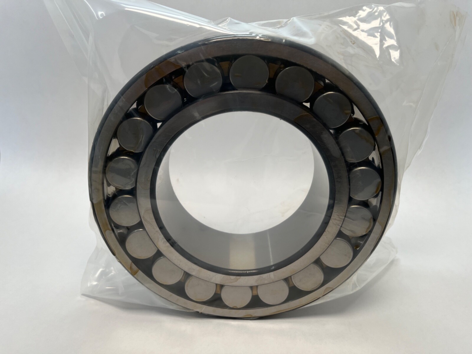 FAG 22226EAS.M.C3 Bearing 22226-EAS-M-C3-W33 22226E MB 130x230x64 mm