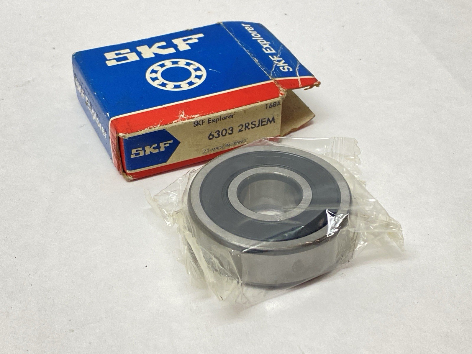 SKF 6303 2RSJEM Deep Groove Ball Bearing 0.6693″ Bore 1.8504″ OD 0.5512″ Wide