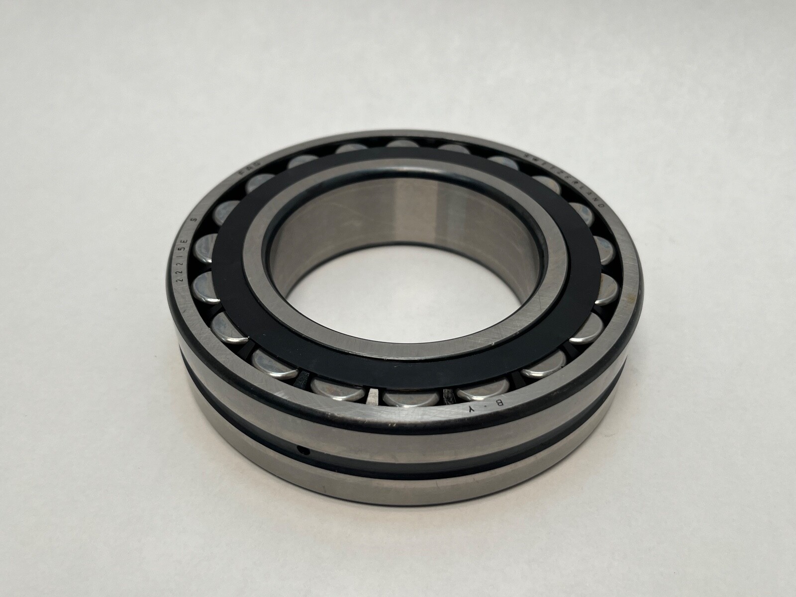 FAG 22215ESTVPBW33 Spherical Bearing 75x130x31 mm 22215-E-S-TVPB-W33 Switzerland