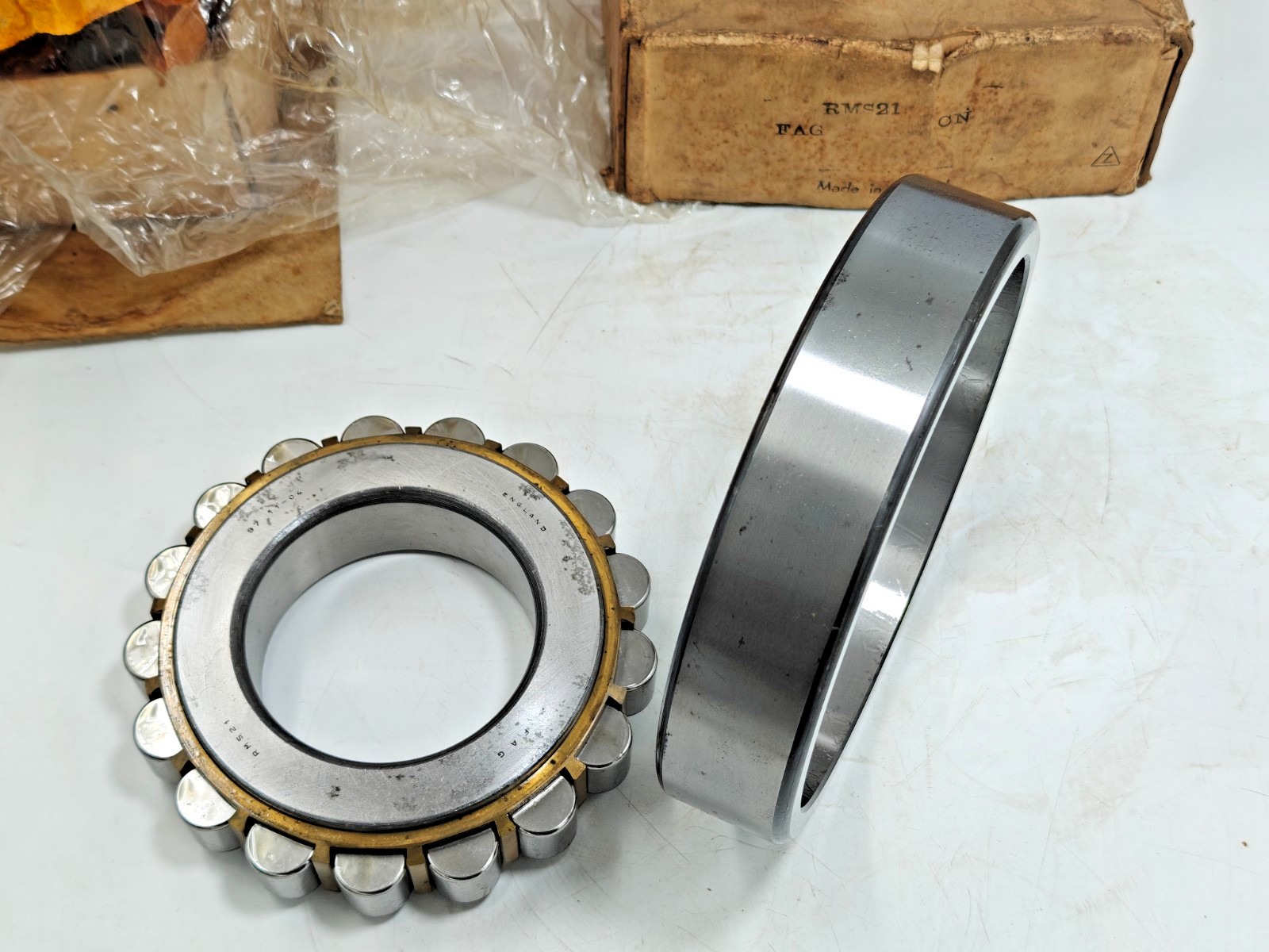 RMS 21 FAG Cylindrical Roller Bearing FAG RMS21 / CRM 32 / MRJ 4 x 8-1/2 x 1-3/4
