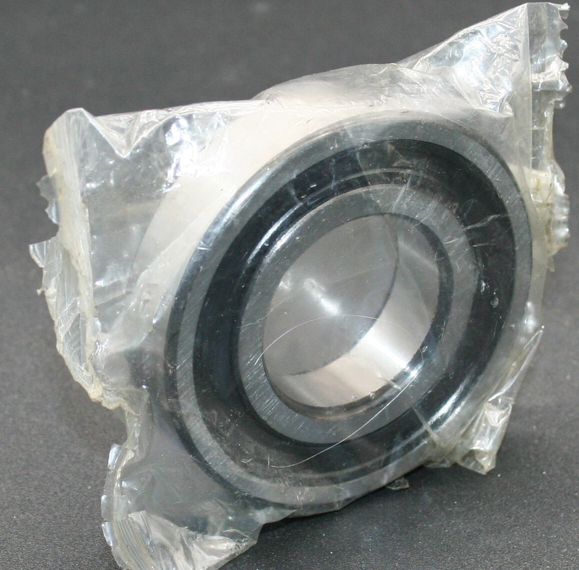 One (1) SKF 6207 2RS1/C3 Deep Groove Bearing 35MM ID Malaysia NEW