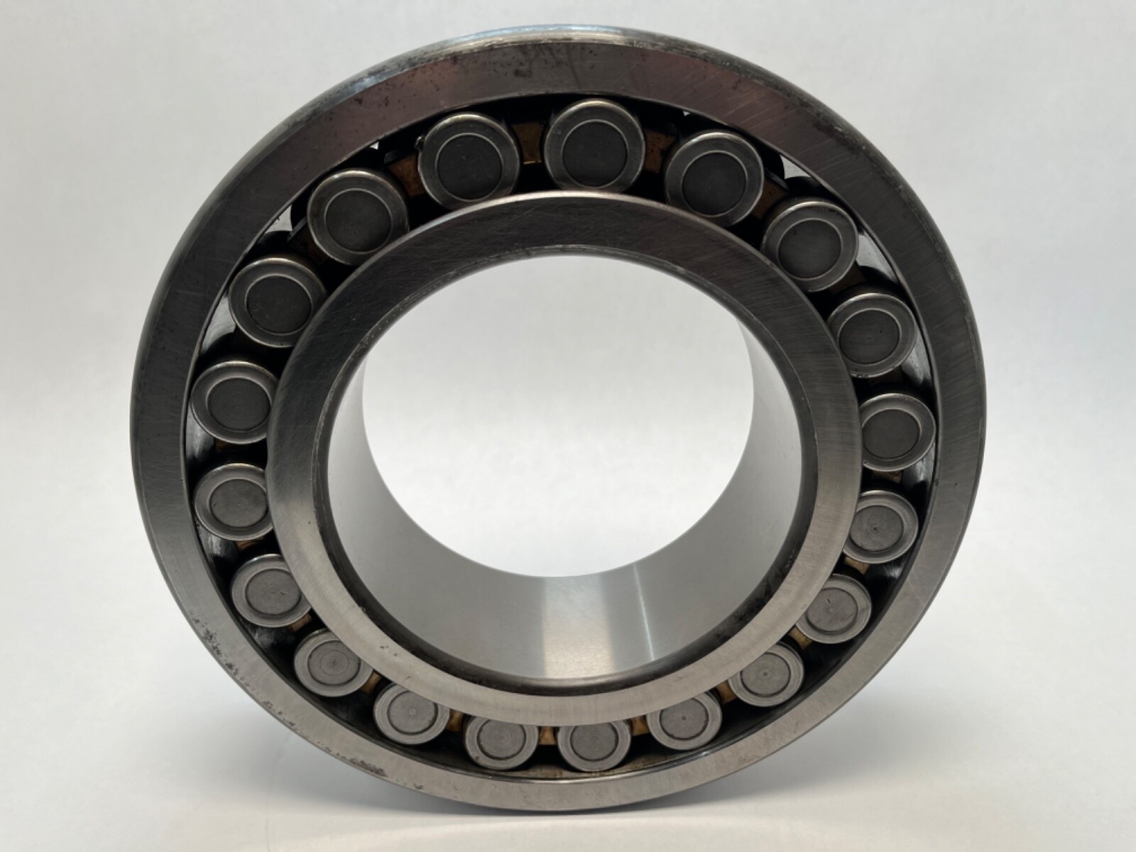 Nachi 22228EC3 Spherical Bearing 22228-E-C3 22228 MB/BR/M 140x250x68 mm