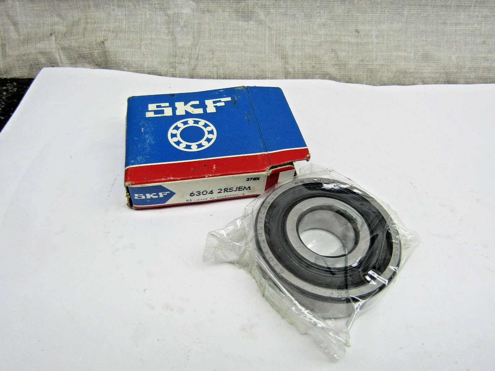SKF 6304-2RS JEM 20mm X 52mm X 15 mm Sealed Bearing