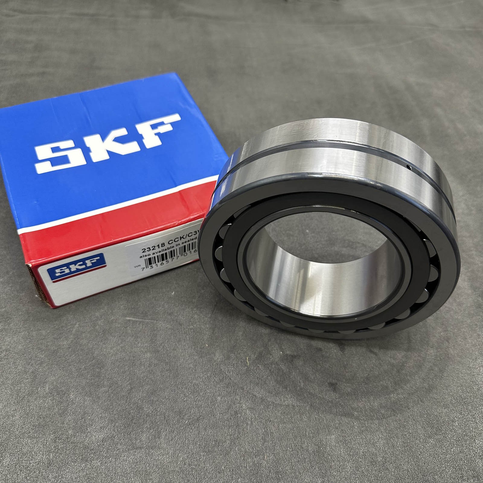 New 1× Spherical Roller Bearings for SKF 23218CCK/C3W33