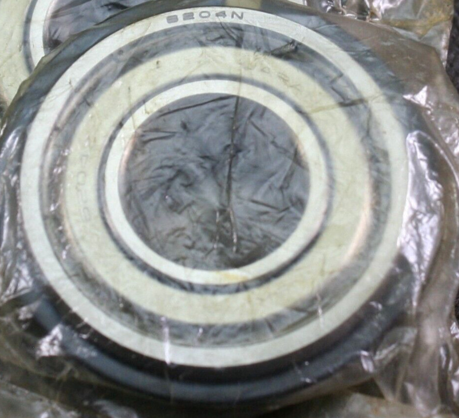 One (1) NSK 6204 ZNR Deep Groove Bearing 20MM ID w Snap Ring Japan NEW