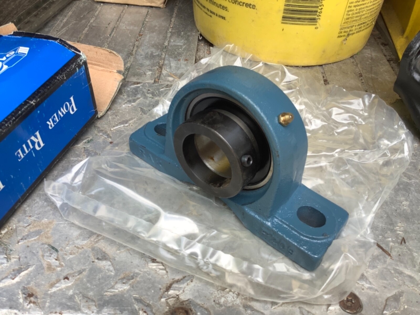 SAP209-28G TTN Pillow Block Light Duty Insert Eccentric Locking Collar