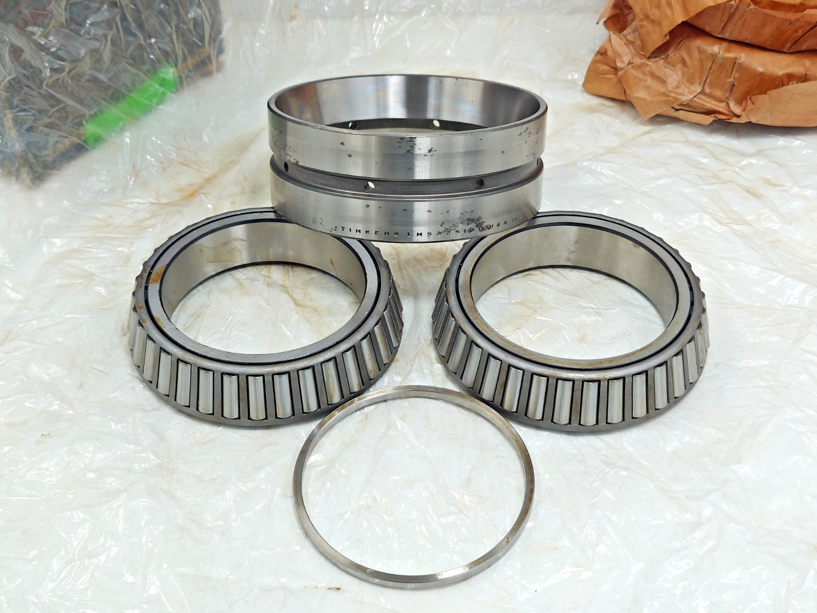LM522546 LM522510D Timken Double Row Tapered Roller Bearing LM522546 LM522510D