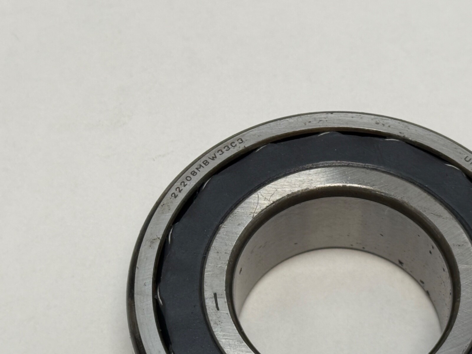 URB 22208MBW33C3 Spherical Bearing 22208-MB-W33-C3 22208M 22208BR 40x80x23 mm