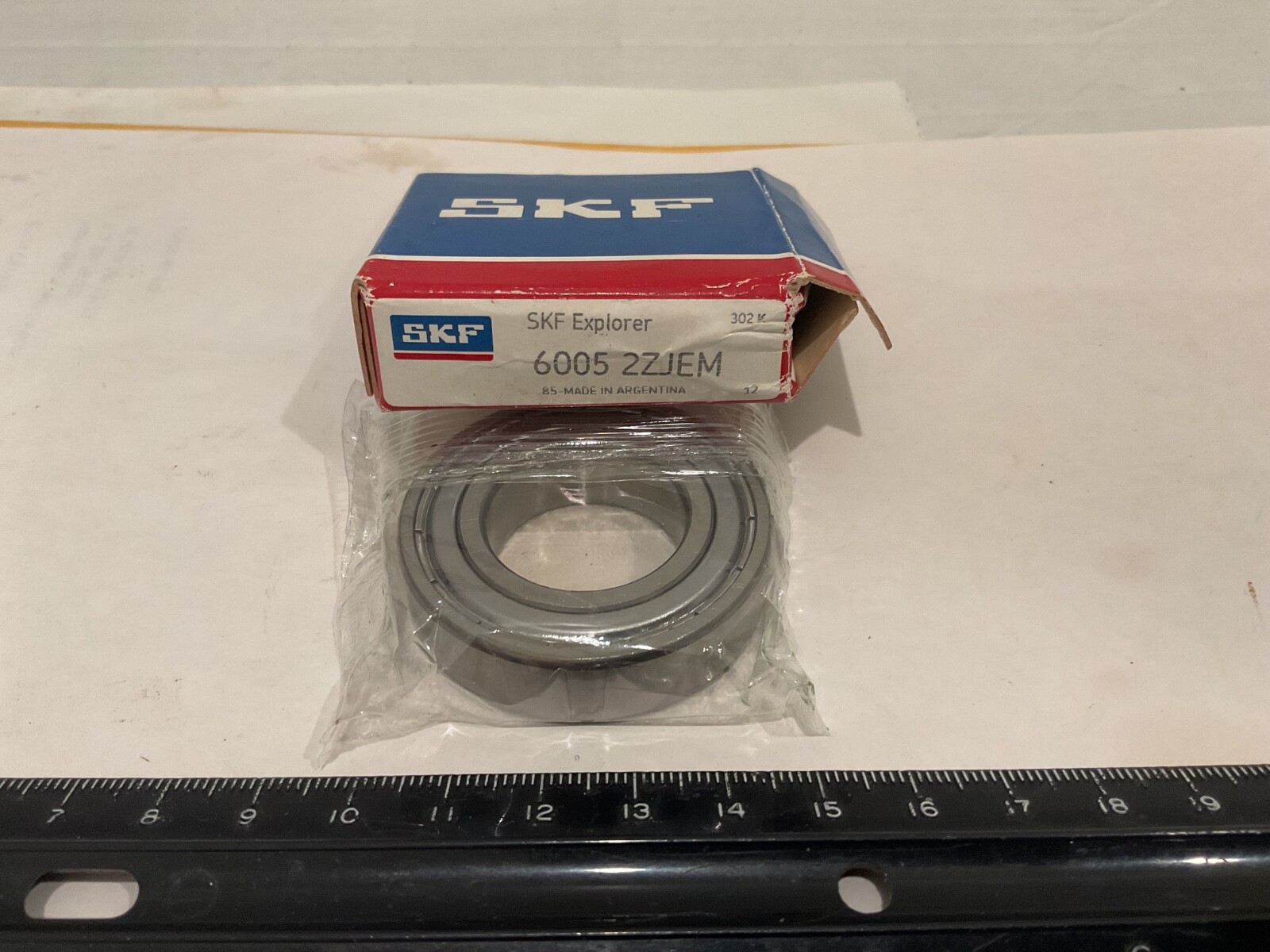 New SKF 6005 2ZJEM Deep Groove Bearing, 25mm ID, 47mm OD, 12mm Wide