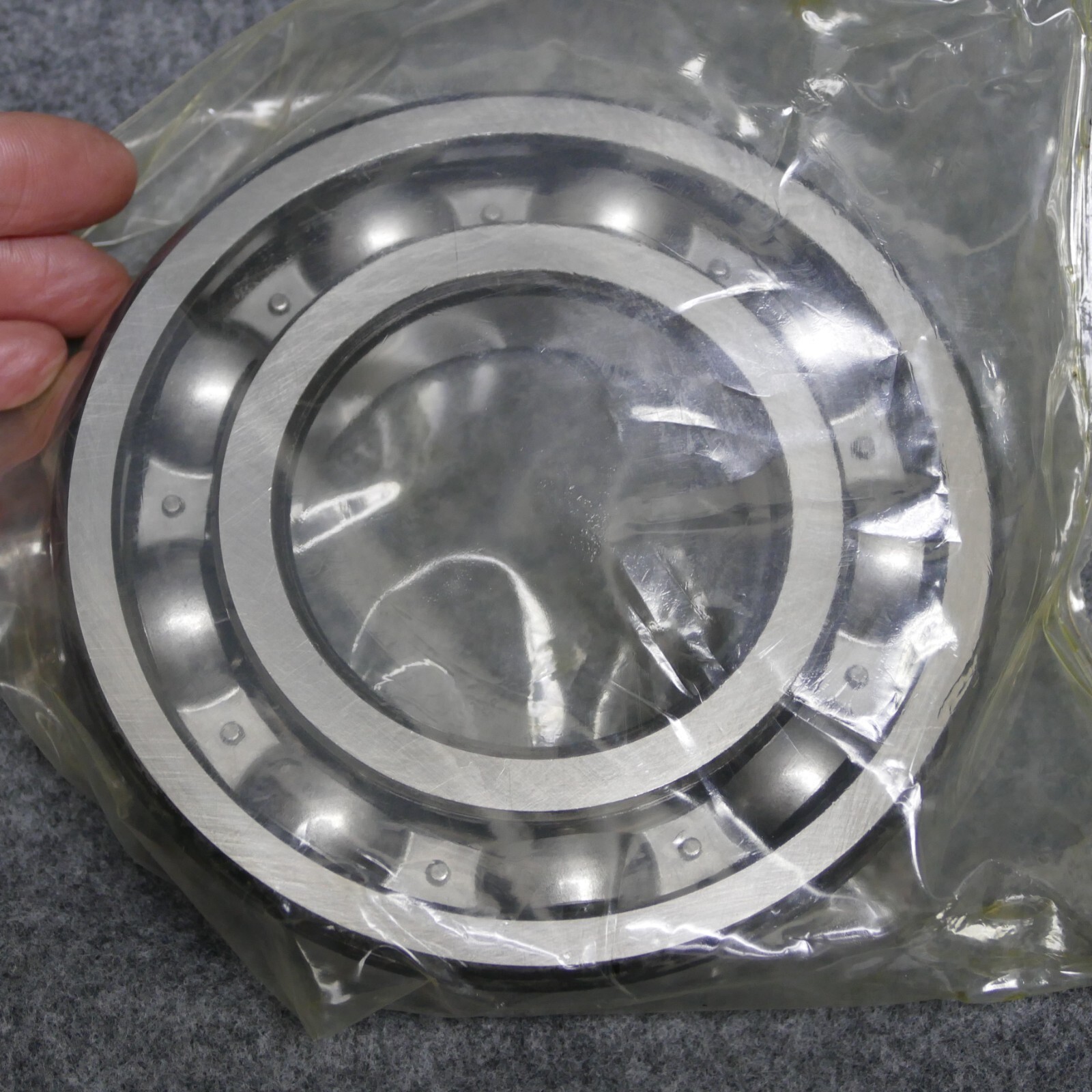 RHP Roller Ball Bearing LJ21/2J 63mm Bore X 127mm X 24mm New In Box