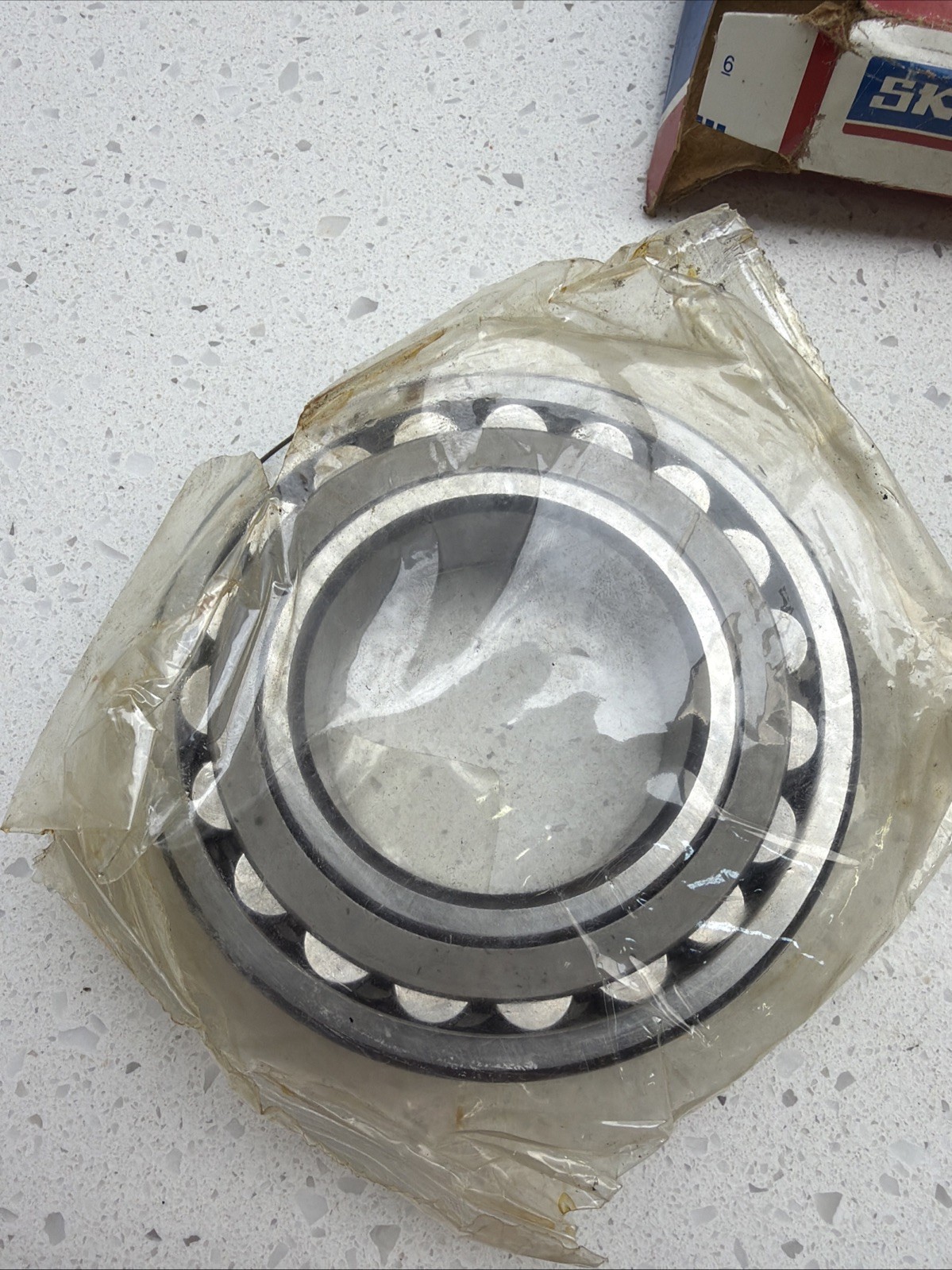 22213 E SKF Spherical Roller Bearing
