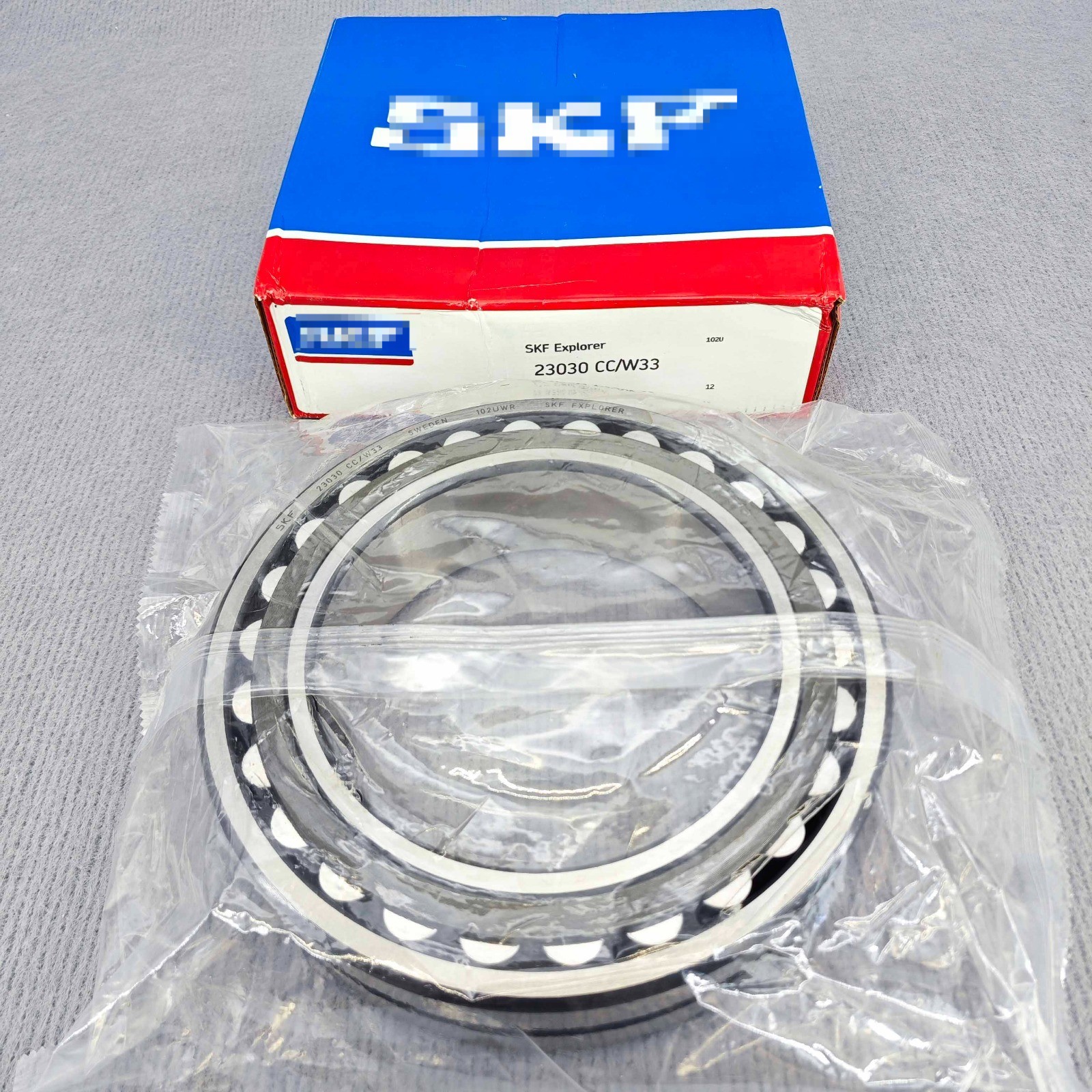 New 23030 CC/W33 spherical roller bearing for SKF 23030 CC/W33