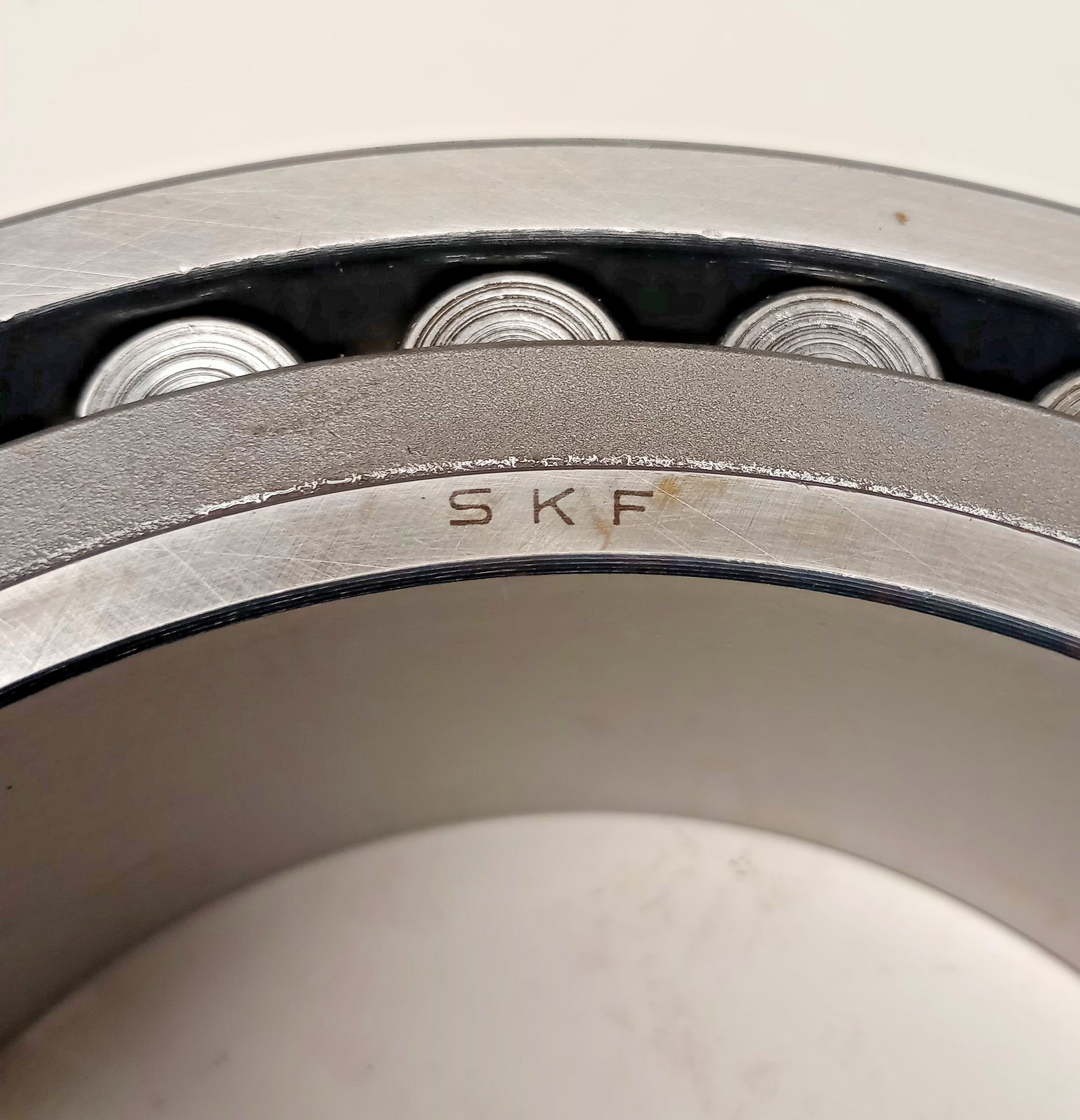 SKF 23030-CCK/C3W33 Spherical Roller Bearing USA taper bore 23030-CCK-C3-CW33