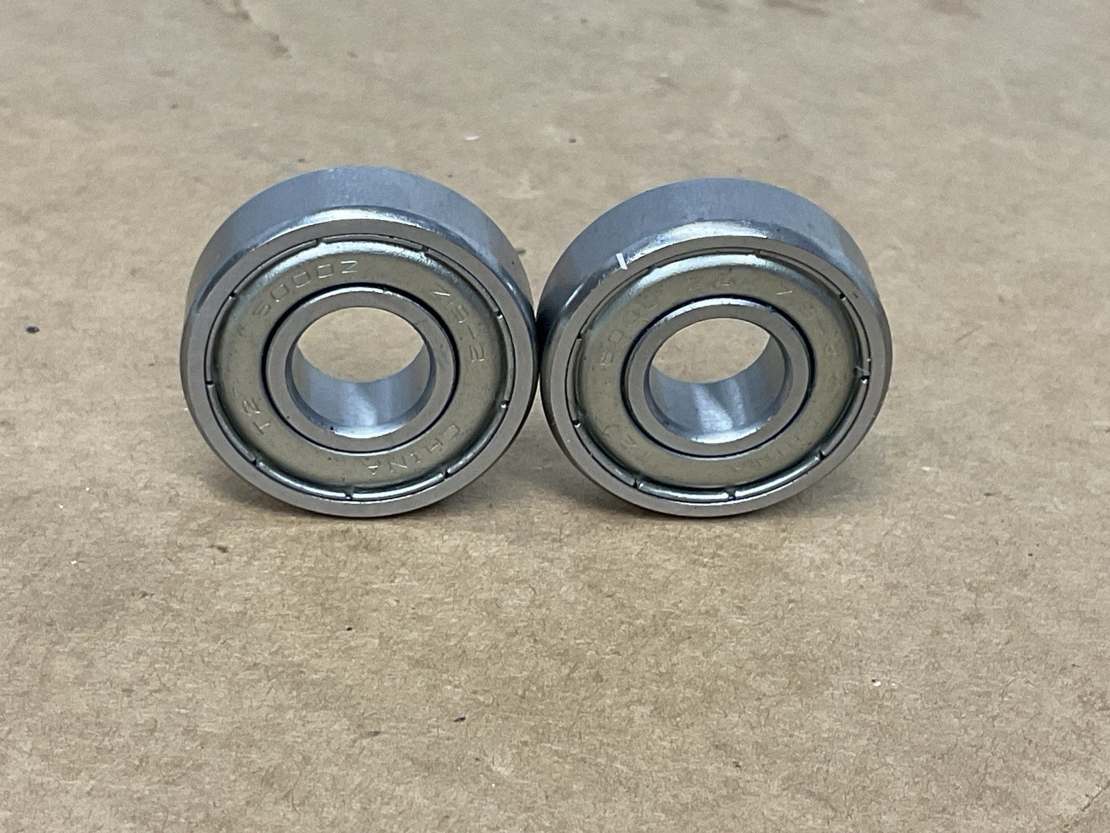 SKF 6000-2Z Metal Shield Ball Bearing 10x26x8 6000 ZZ, T2 6000Z Z19-2 (LOT OF 1)