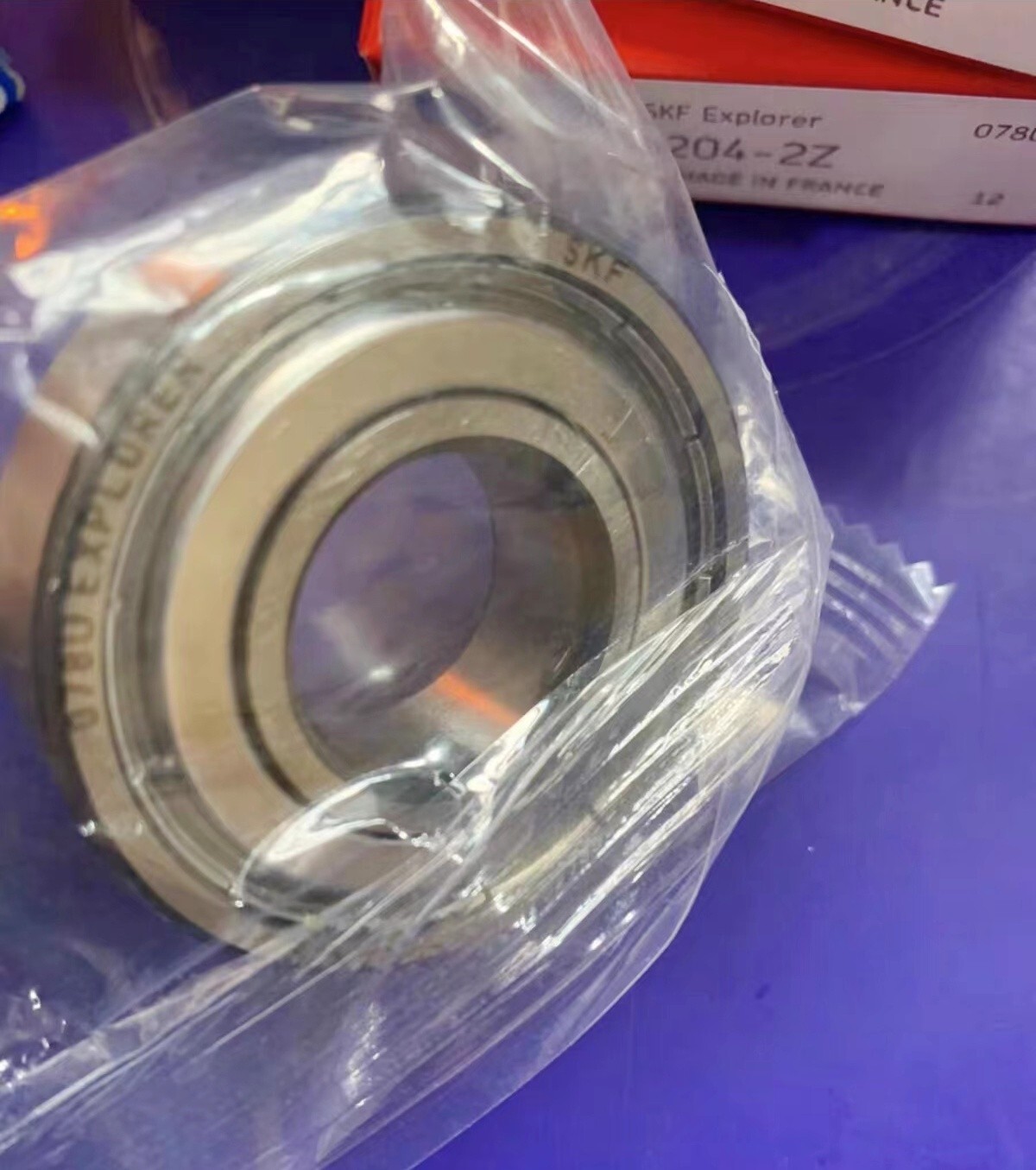 NEW SKF 6204-2Z single row deep groove ball bearing 1PCS #DC