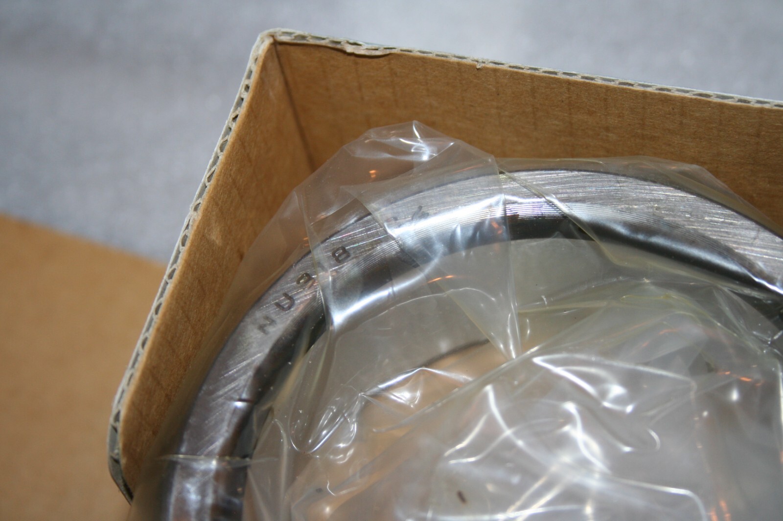 NSK NU318MC4 Cylindrical Roller Bearing 90x190x43 mm NU 318 M C4 * NEW *