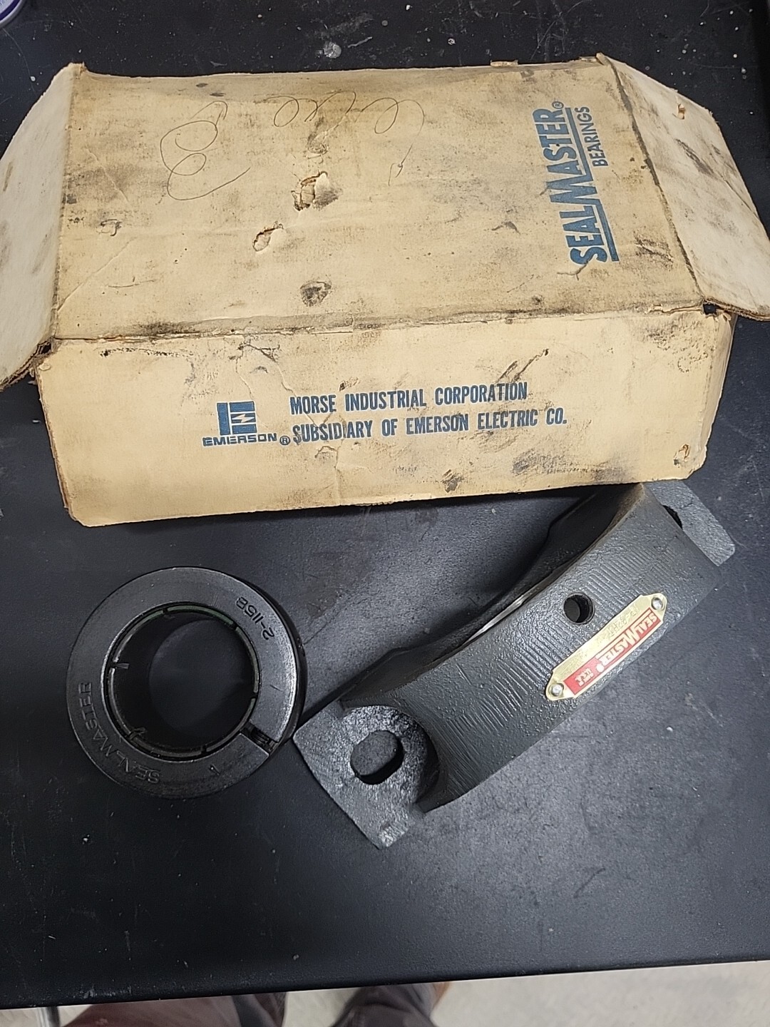 NEW OPEN BOX SEALMASTER NP-32RT 2″ BEARING