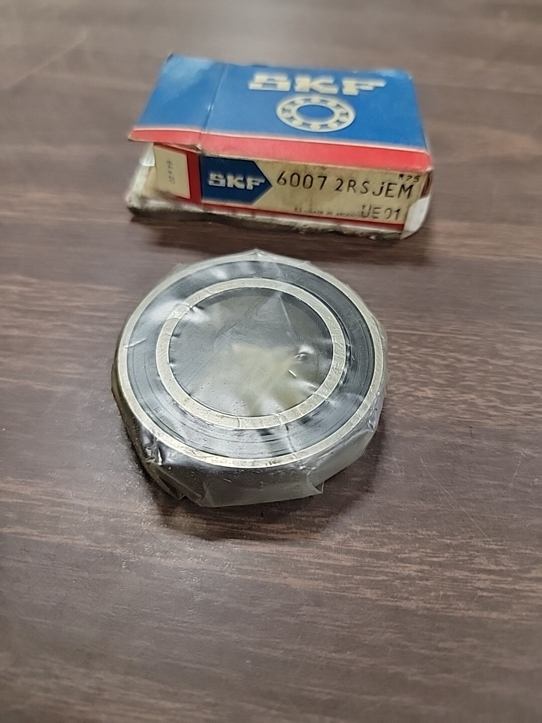 New Genuine SKF 6007-2RSJEM UE01 Deep Groove (Radial) Ball Bearing