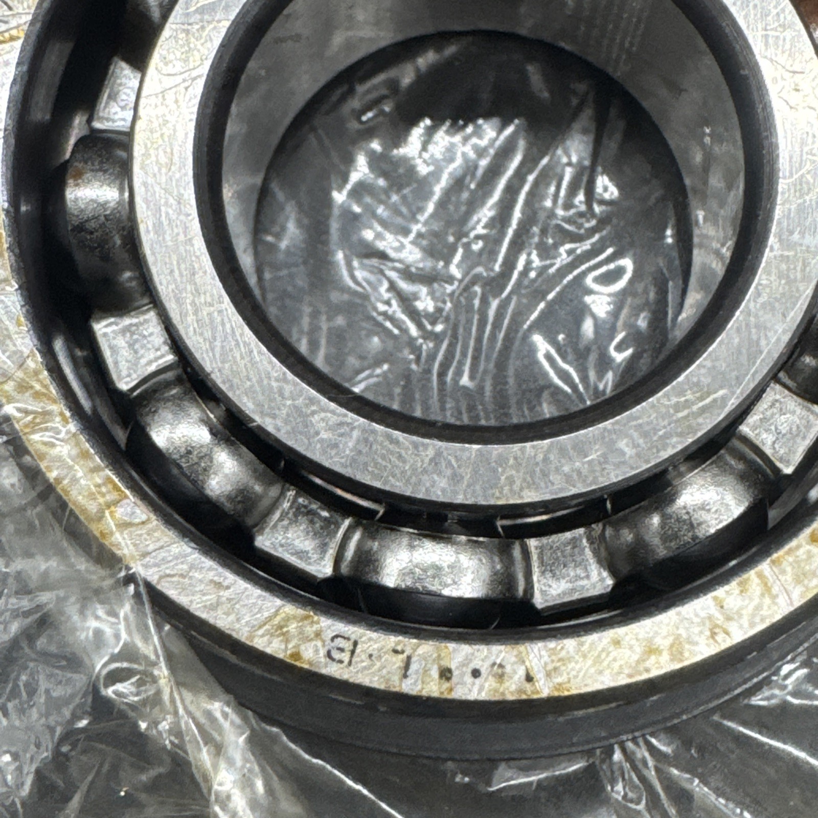 FAG 6205N Open Type Deep Groove Ball Bearing with Snap Ring Groove 25x52x15mm