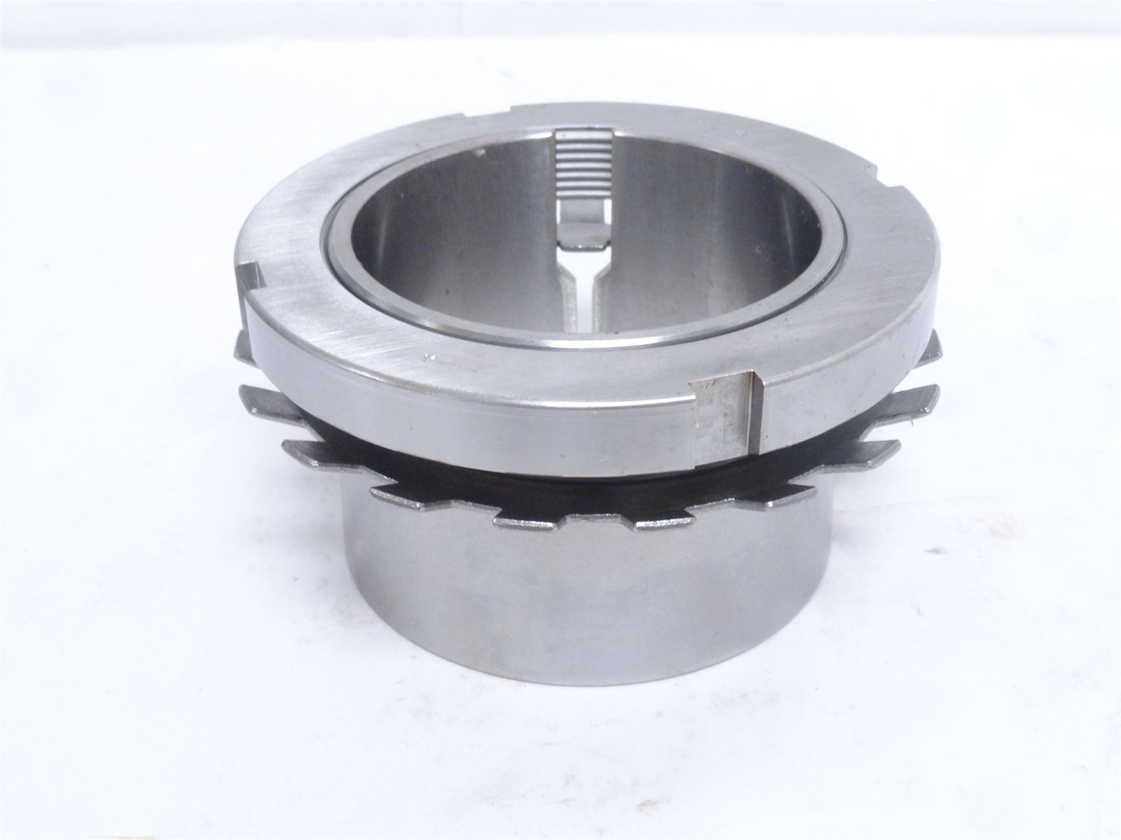 251218 New-No Box; FAG H318 Bearing Adapter Sleeve; 80mmID; M90x2 Threads
