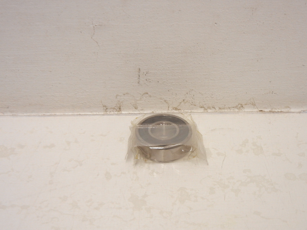SKF EXPLORER 6203-2RSH NEW BALL BEARING 62032RSH