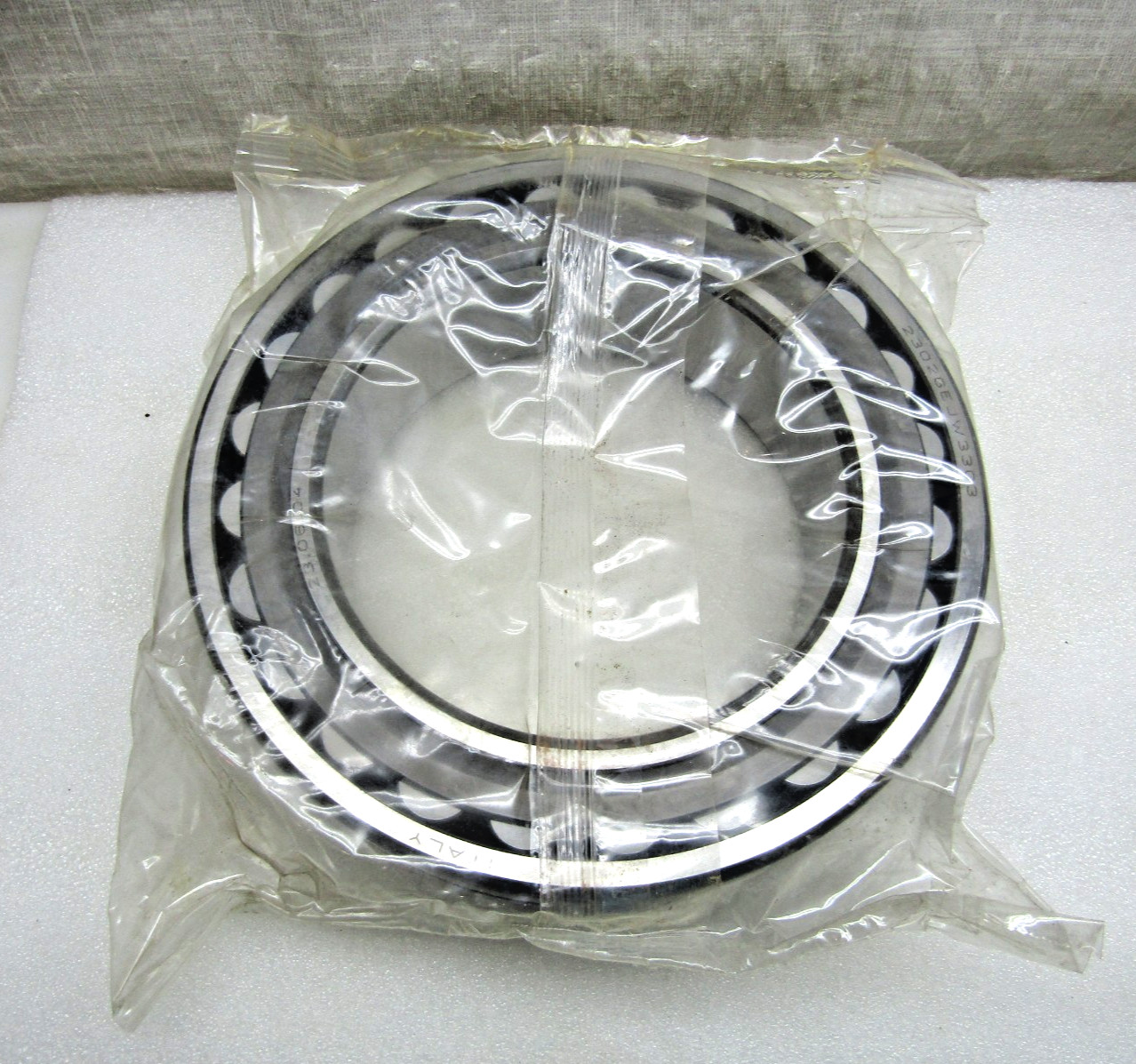RHP 23026 EJ W33 C3 130mmX 200mm X 52mm Spherical Roller Bearing