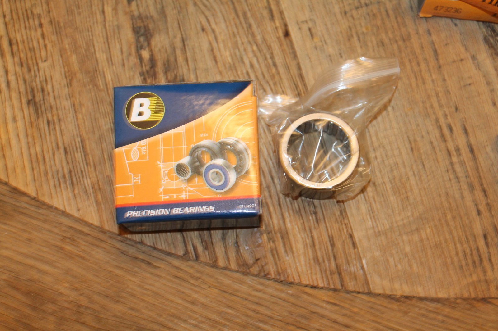 J2420 OH/Q TTN NEEDLE BEARING – DRAWN CUP – CAGED – OIL HOLE Precision Bearings