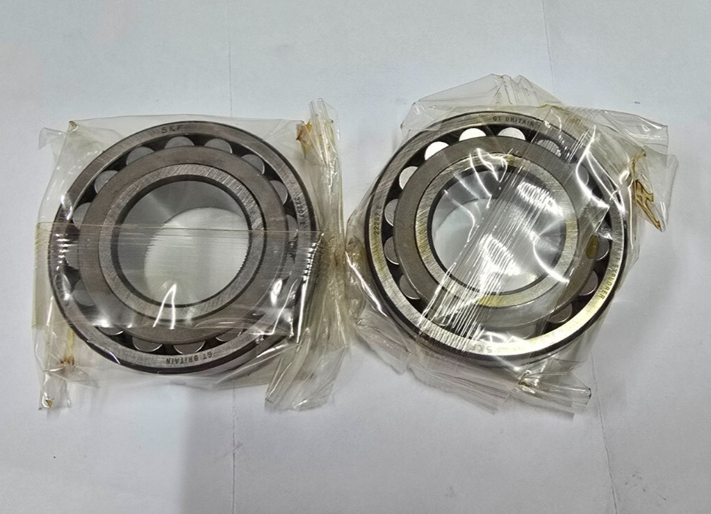22207 E W33 SPHERICAL ROLLER BEARING 35x72x23mm SKF GREAT BRITAIN 22207E LOT 2PC